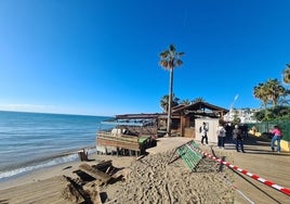 Daños ocasionados por el temporal del pasado fin de semana en la playa de El Bombo, en Mijas.