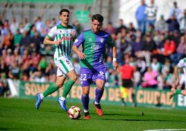 El jugador del Málaga Dani Lorenzo en una jugada del partido del pasado domingo contra el Sanluqueño.