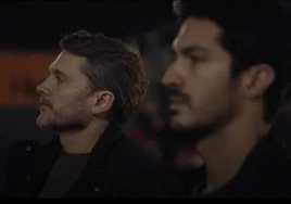 Salva Reina y Chino Darín, en una escena del nuevo 'thriller' de Lluís Quílez, 'Mano de hierro'.