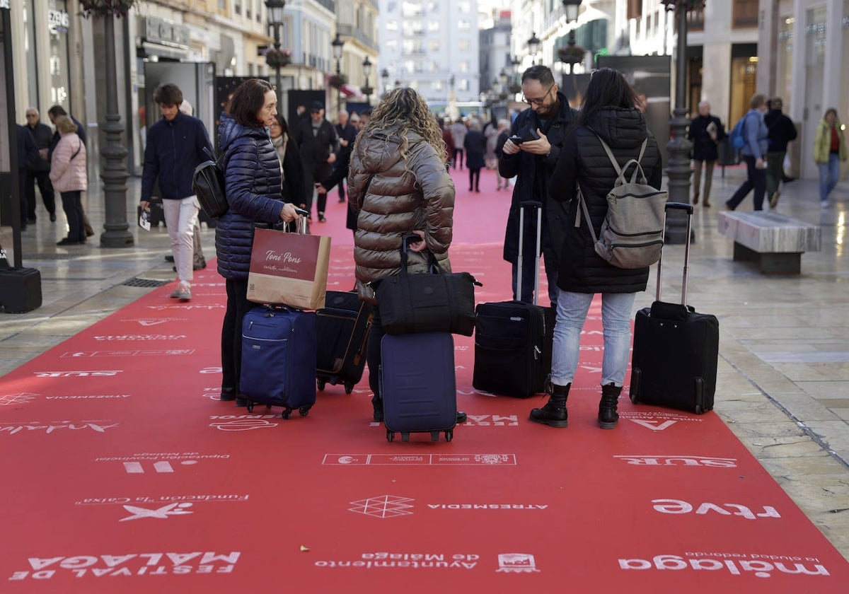 El certamen despliega su alfombra roja que convoca a numerosos invitados de fuera de Málaga.