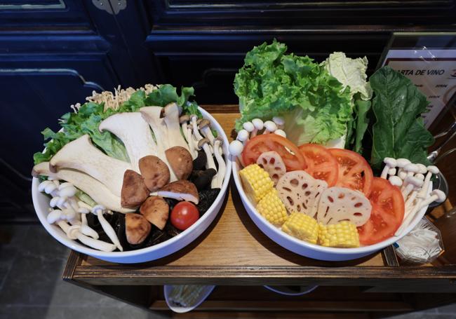 Los vegetales también se cuecen en la olla china