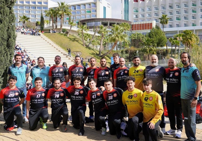 Foto de presentación del equipo, en El Higuerón Resort.