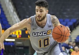 Francis Alonso, durante su etapa en la Universidad de Greensboro.