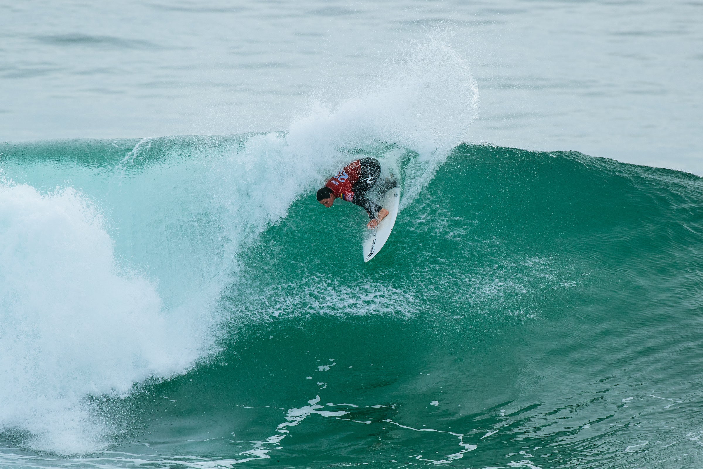 Griffin Colapinto y Johanne Defay logran la victoria en MEO Rip Curl Pro Portugal