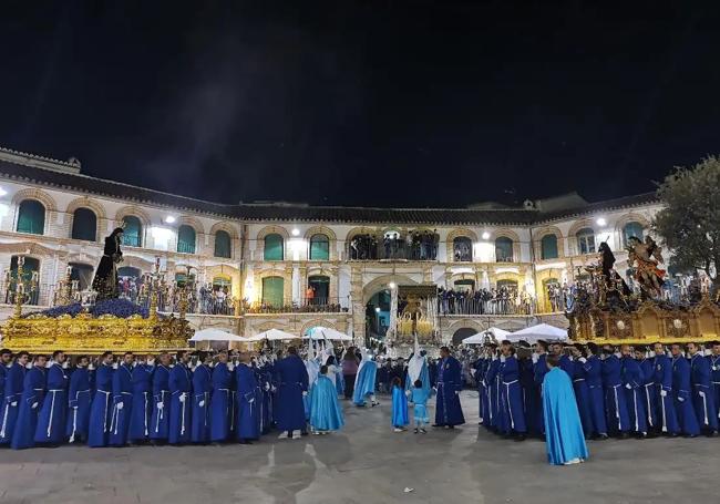 La Plaza Ochavada es el escenario de varios encuentros cofrades.