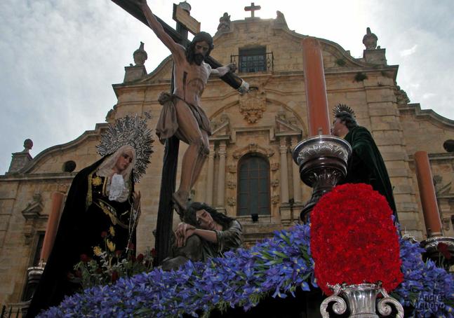 Momento álgido en una procesión de Ronda.