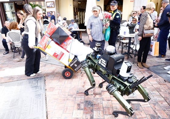 El robot cuenta con cámaras que analizan, mediante inteligencia artificial, diferentes situaciones.