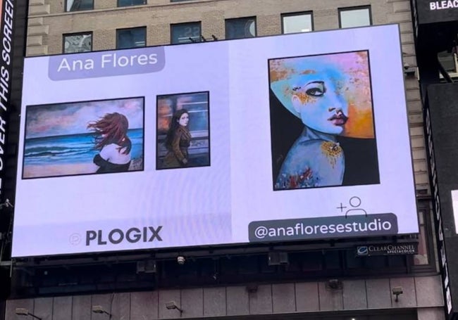 Las tres pintura de Ana Flores, en la pantalla de Nueva York.