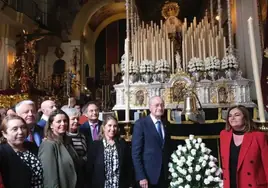 Ofrenda floral a la Virgen de las Penas.