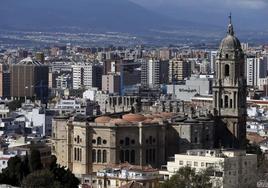 Un debate para la Semana Santa: ¿hay que acabar la torre de la Catedral de Málaga?