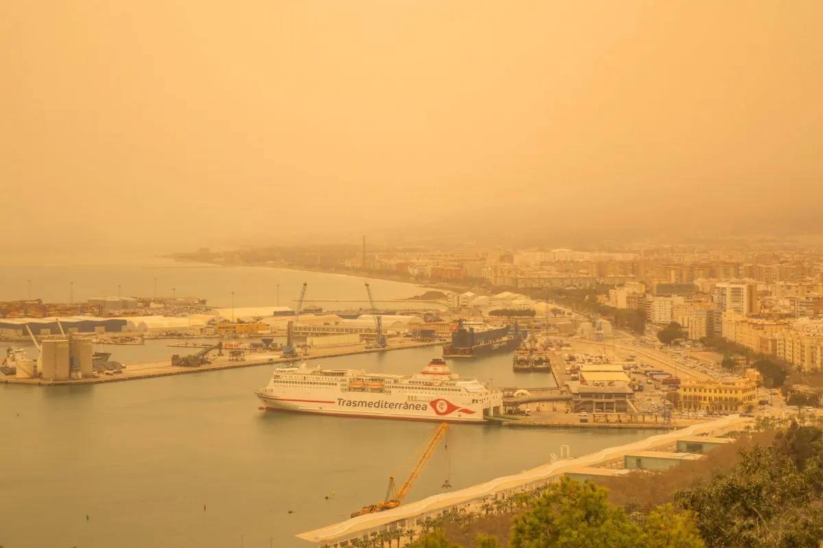 Dos años de la histórica calima y lluvia de barro que pintó Málaga de naranja
