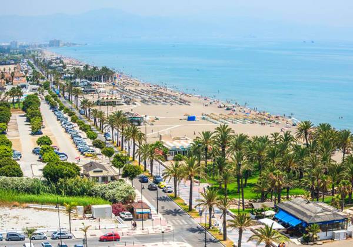 La playa de Los Álamos, en Torremolinos.