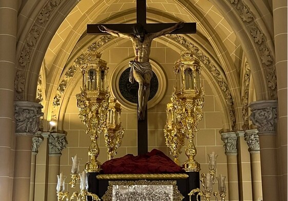 El Crucificado de la Clemencia (Mutilado), preparado para la salida procesional.