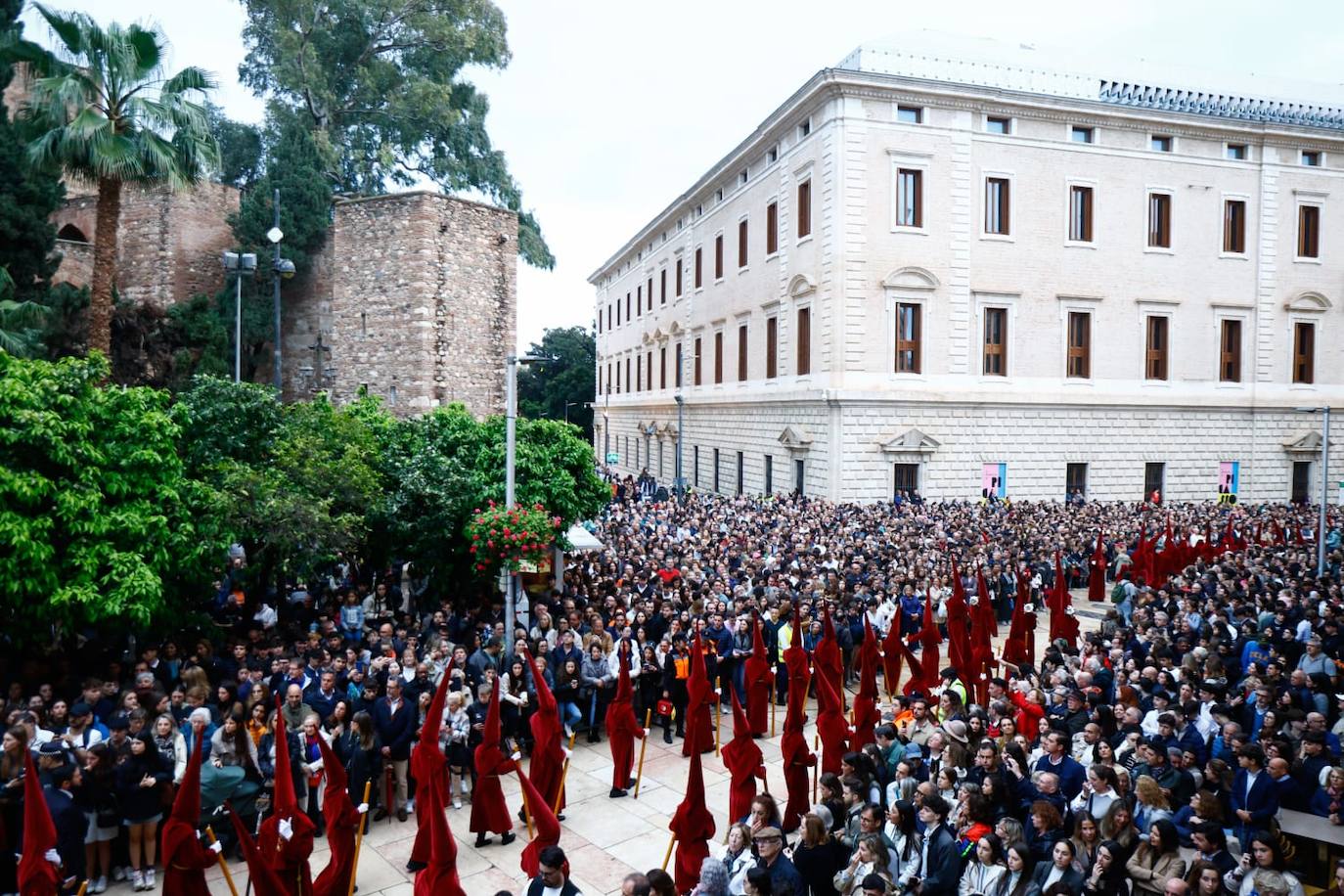 Salida del Cristo de Estudiantes.