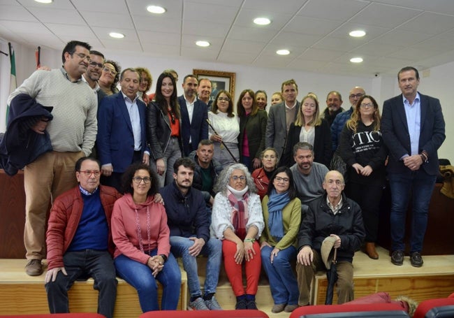 Foto de familia de PSOE en Humilladero.