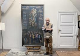 Cristóbal Toral con su obra sobre la Resurrección de El Greco