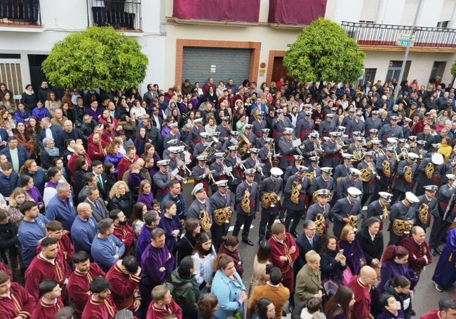 La Banda de Cornetas y Tambores Nuestra Señora de las Lágrimas ha tocado seis marchas.