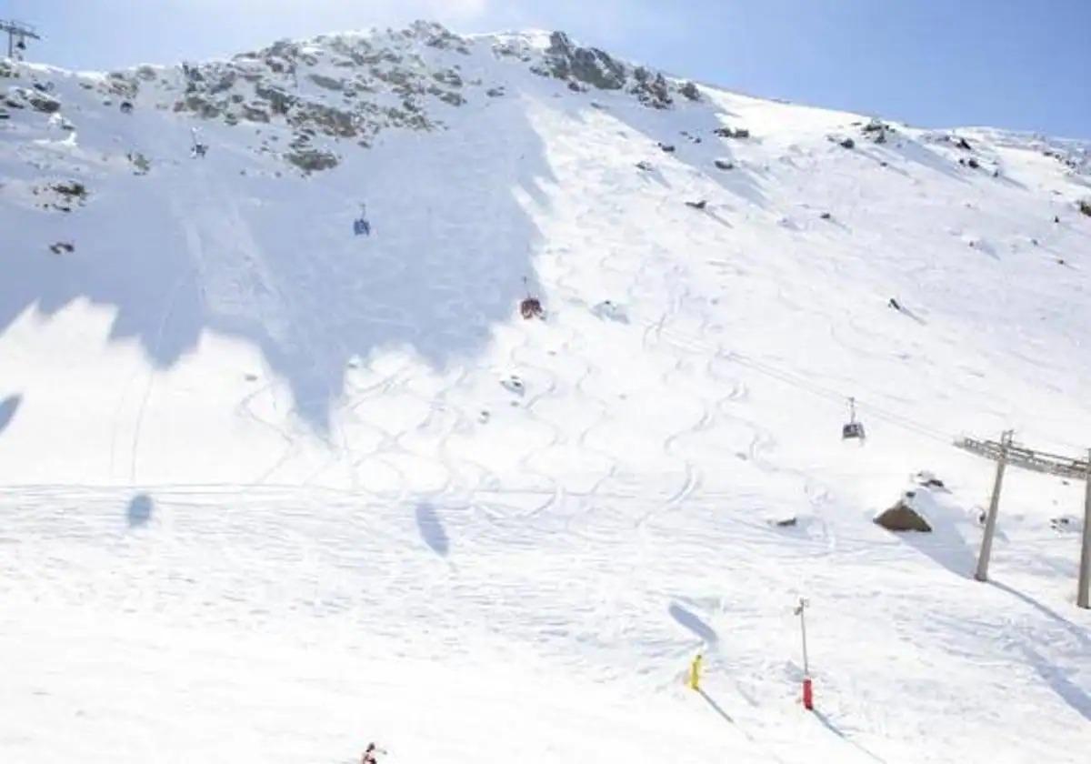 El viento provoca el cierre para este Domingo de Resurrección de la estación de esquí de Sierra Nevada