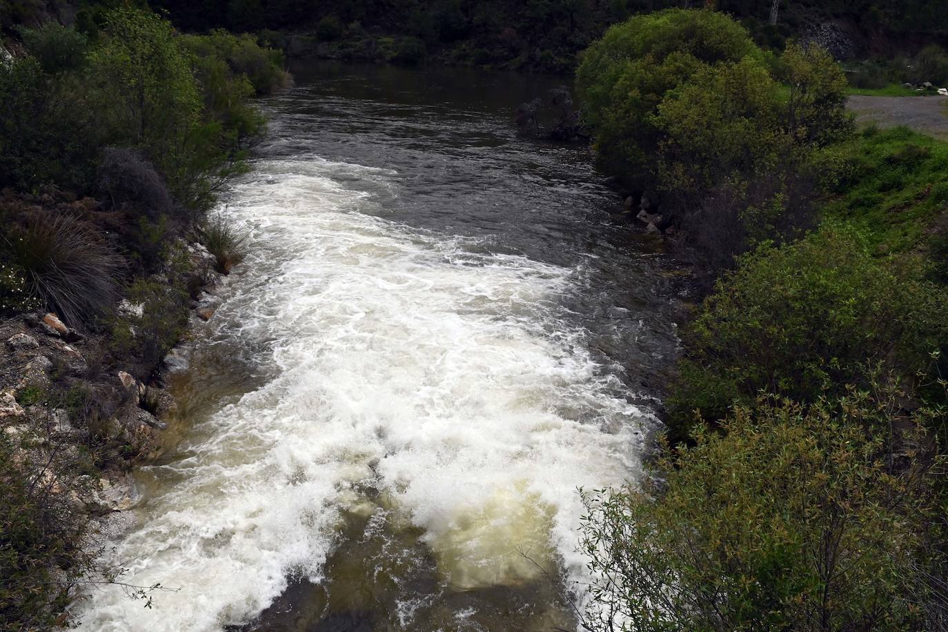 El embalse de La Concepción y sus presas de derivación son de respuesta muy rápida ante las lluvias.