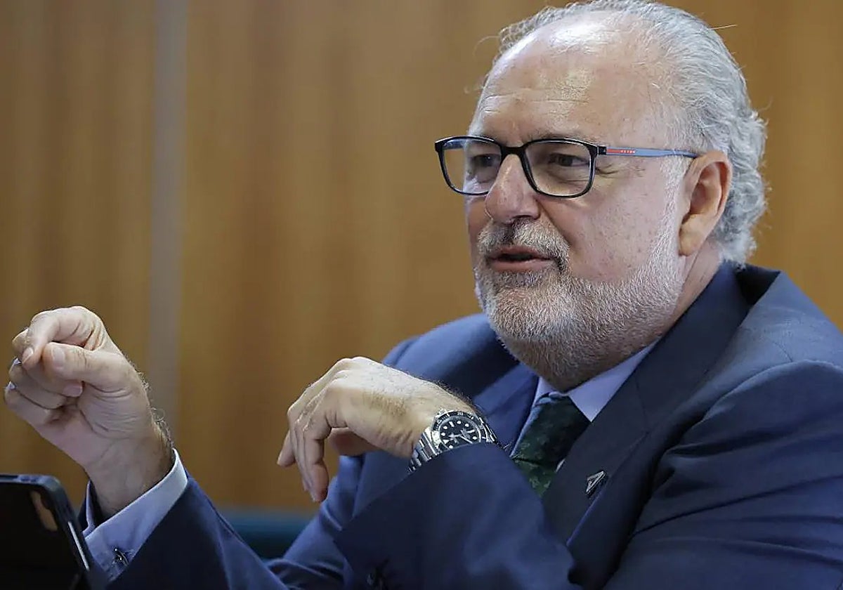 El exviceconsejero de Salud Miguel Ángel Guzmán, nombrado director médico de Asisa en Andalucía