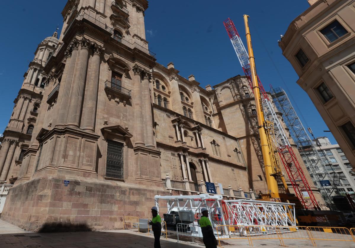 Los trabajos para la implantación de la grúa ya están muy avanzados.