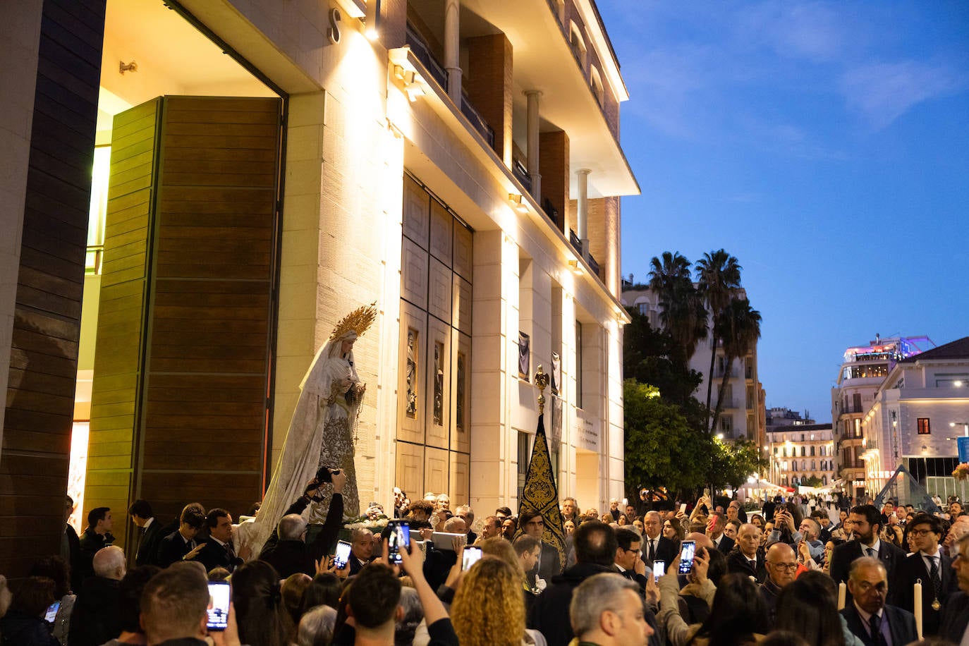 Huerto, Estudiantes y Sepulcro volvieron a sus sedes canónicas este Lunes de Pascua ante los fieles devotos que no quisieron perderse los últimos traslados de esta atípica Semana Santa