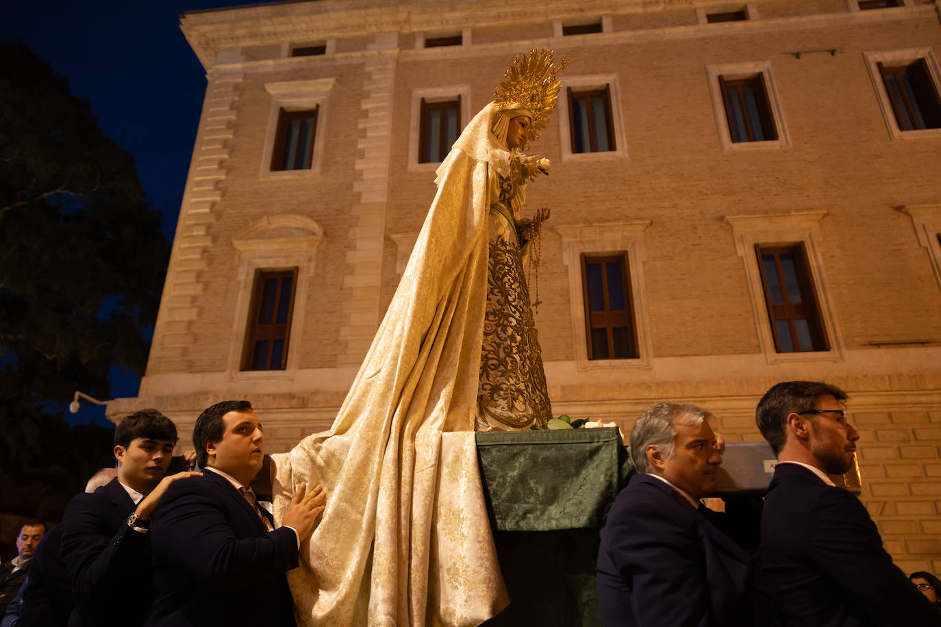 Huerto, Estudiantes y Sepulcro volvieron a sus sedes canónicas este Lunes de Pascua ante los fieles devotos que no quisieron perderse los últimos traslados de esta atípica Semana Santa