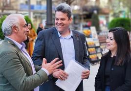 Antonio Segovia (IU), Carlos Porcel (PSOE) y Amabel Adarve (MC)