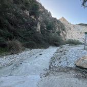 Así baja el río Chíllar de Nerja tras las abundantes lluvias de la Semana Santa