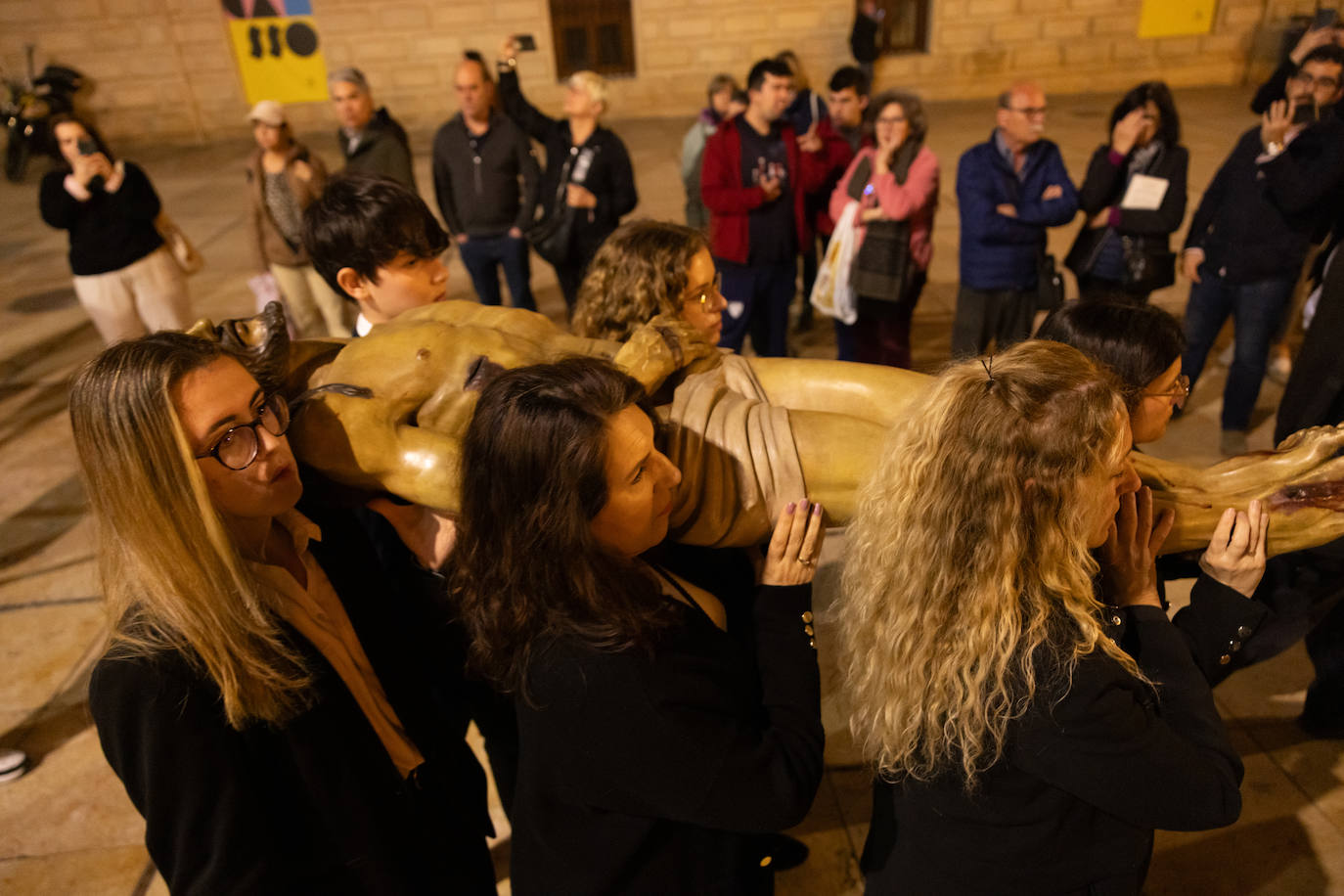 Huerto, Estudiantes y Sepulcro volvieron a sus sedes canónicas este Lunes de Pascua ante los fieles devotos que no quisieron perderse los últimos traslados de esta atípica Semana Santa