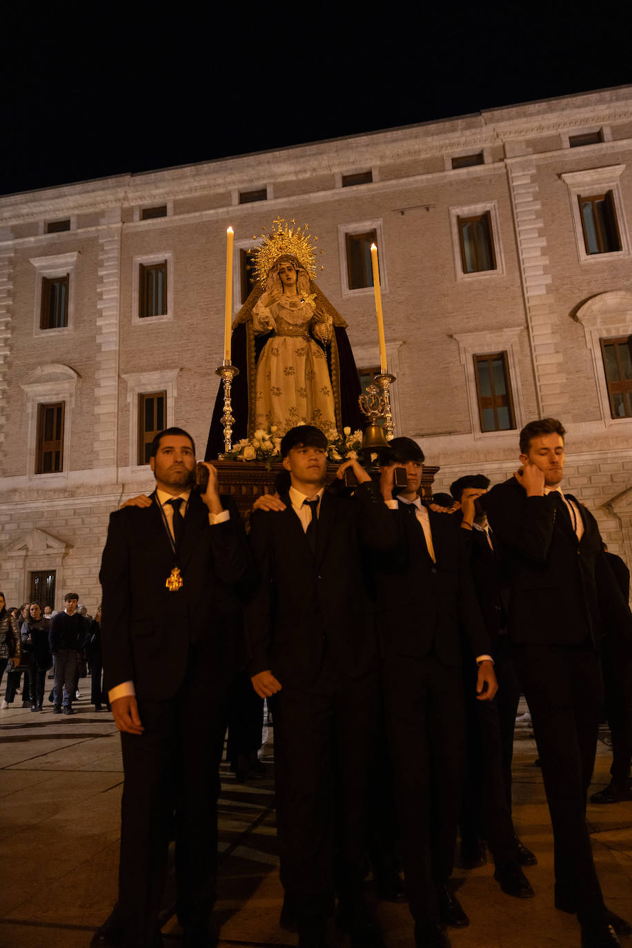 Huerto, Estudiantes y Sepulcro volvieron a sus sedes canónicas este Lunes de Pascua ante los fieles devotos que no quisieron perderse los últimos traslados de esta atípica Semana Santa