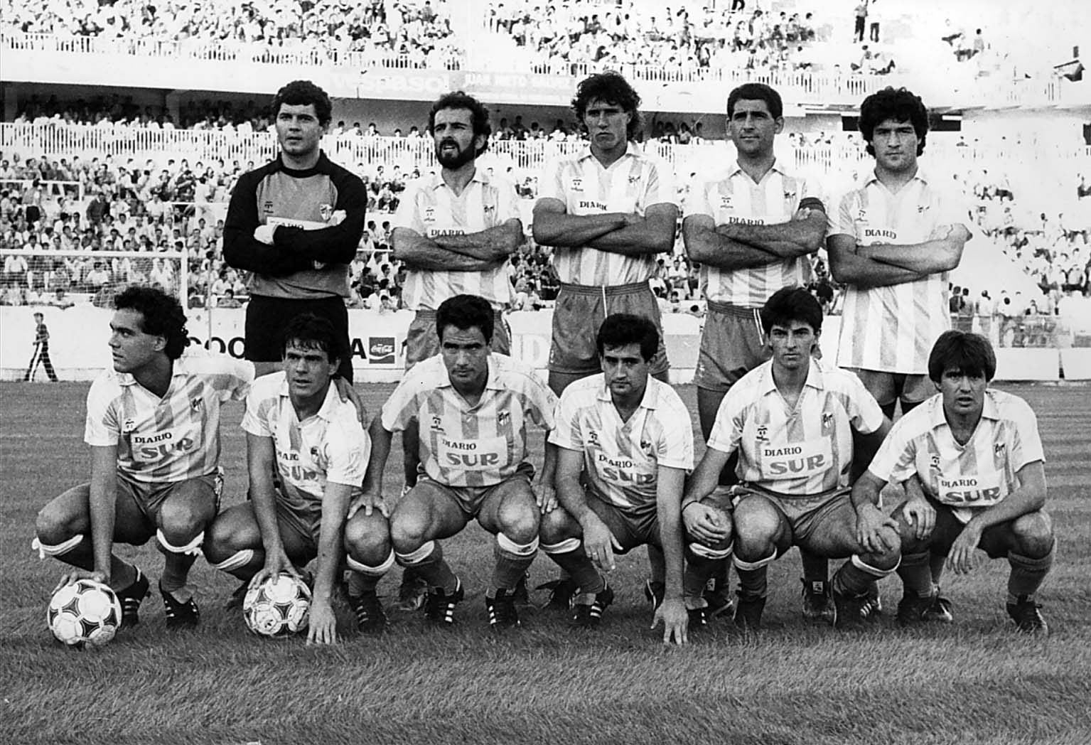 Equipo titular del C.D. Málaga que jugó en La Rosaleda contra el Deportivo de La Coruña el 2 de noviembre de 1986. A la izquierda, de pié, Gallardo, portero fallecido el 15 de enero de 1987 por una hemorragia cerebral. José Antonio Gallardo Marín. También aparecen Benito, Da Silva, Antonio Hierro, Paquito, Husillos, Azuaga, Recio, Duque, Angelo y De las Heras.