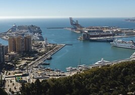 Vista del puerto de Málaga, que acogerá este año la Seatrade Med.