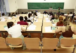 Opositores, durante un examen, en una imagen de archivo.