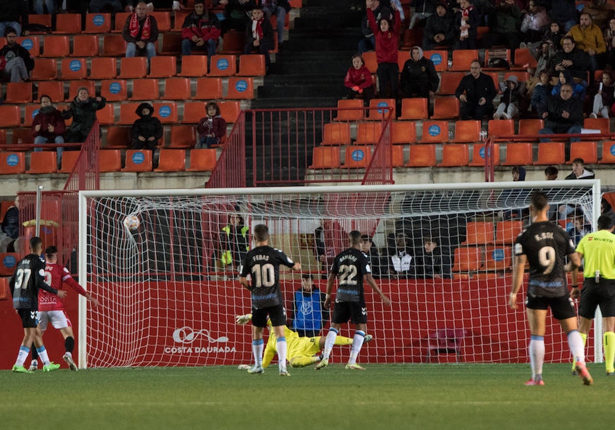 Uno de los dos goles encajados por el Málaga ante el 'Nástic' (hoy, el rival de semifinales en los 'play-off') la pasada campaña en la Copa.