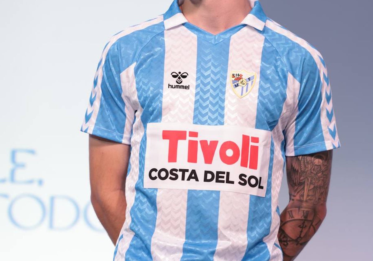 Roberto, en la presentación de la camiseta.