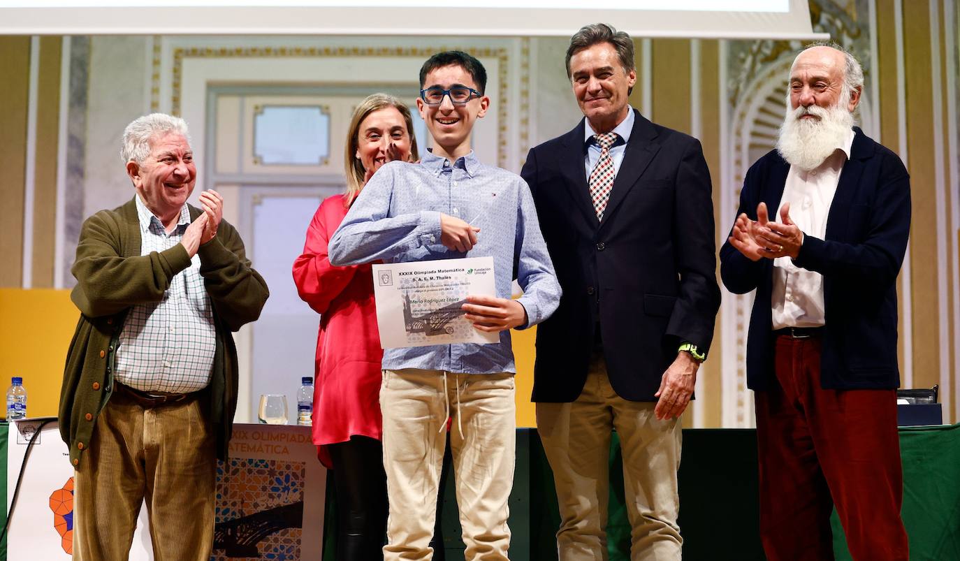 Mario Rodríguez López, del IES Concha Méndez de Torremolinos, se hizo con este premio por la resolución más original de un problema