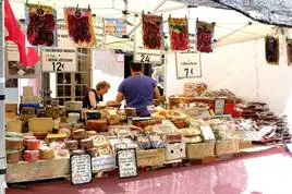 Este fin de semana se podrán comprar muchos quesos distintos en la calle Terraza.