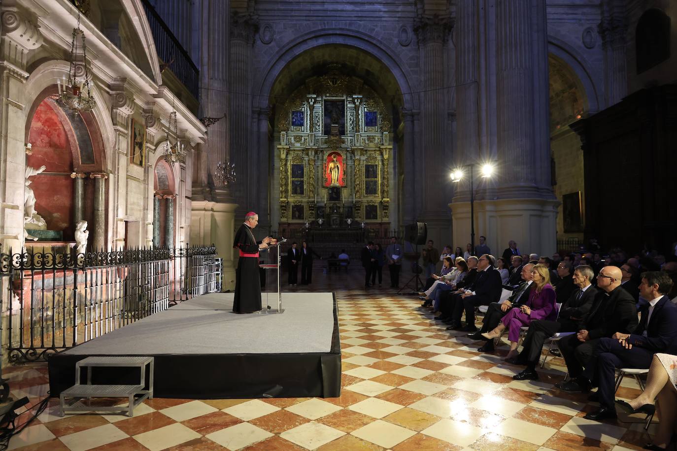 Málaga retoma la obra de su Catedral