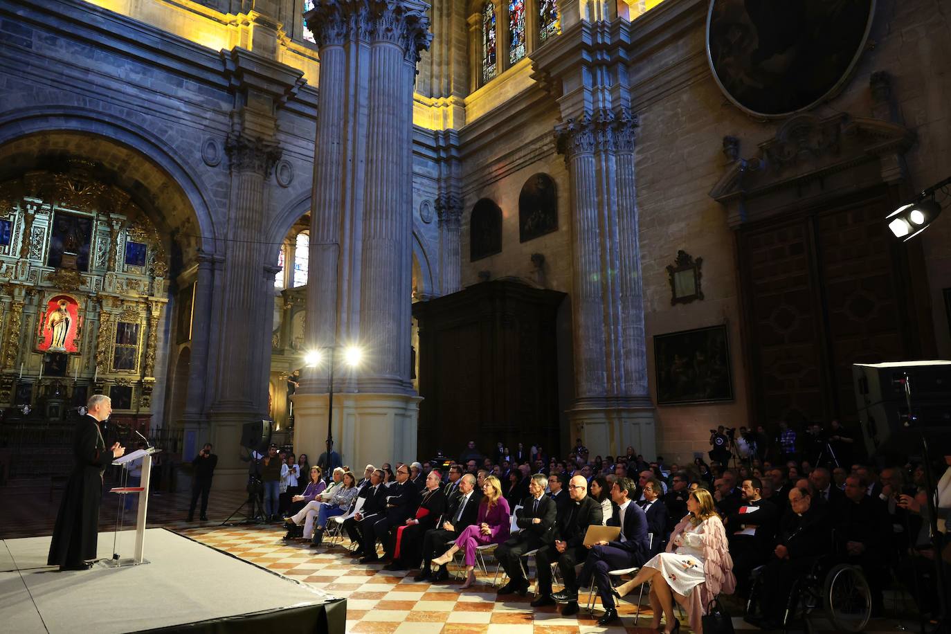 Málaga retoma la obra de su Catedral