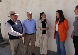 Ediles del PSOE, este jueves con la diputada nacional Mari Nieves Ramírez.