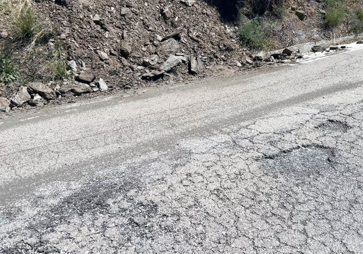 Imagen del estado que presenta la carretera que une Árchez con Corumbela.