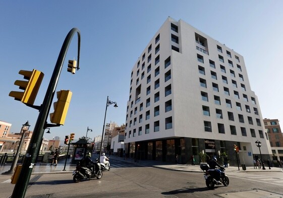 El hotel H10, conocido como el hotel de Moneo, donde localizaron al niño.