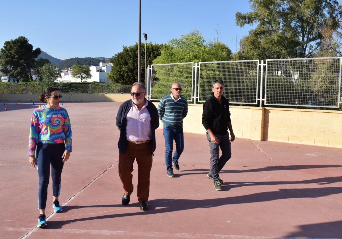 Visita de los responsables municipales al centro.