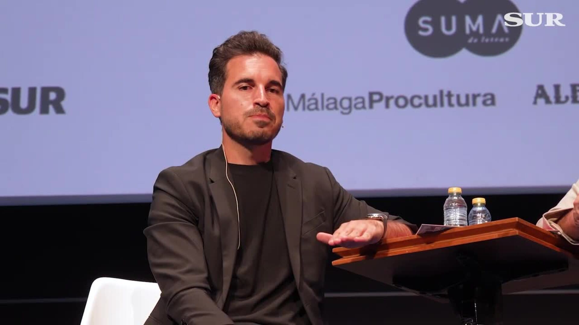 Así fue la presentación del último libro de Javier Castillo en el Aula de Cultura SUR