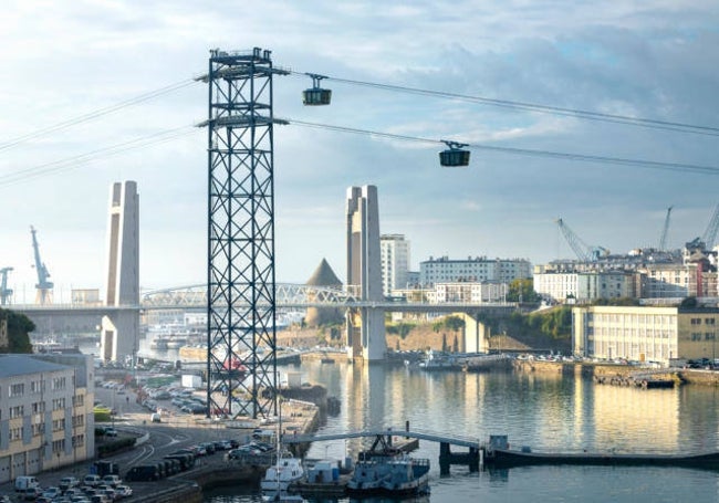 Teleférico en la desembocadura del río Penfeld, con el puente Recouvrance y la Tour Tanguy, al fondo.