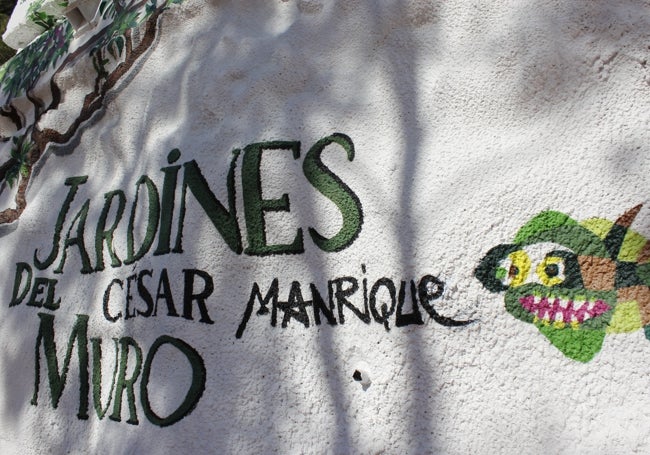 Recuerdo a la autoría de César Manrique en los jardines.