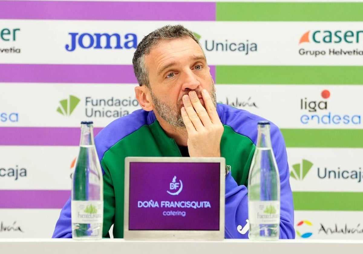 Ibon Navarro, en la sala de prensa del Carpena.