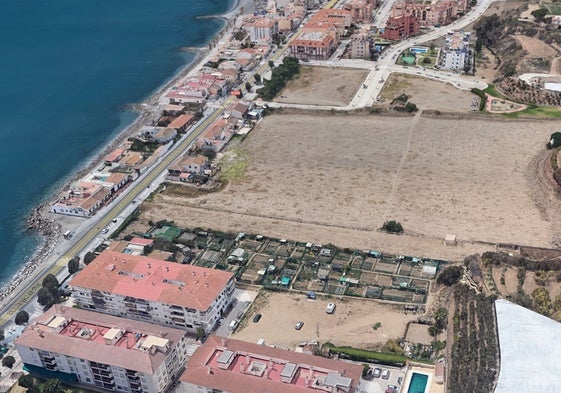 Imagen aérea de los terrenos que salen a subasta en Mezquitilla de Vélez-Málaga.