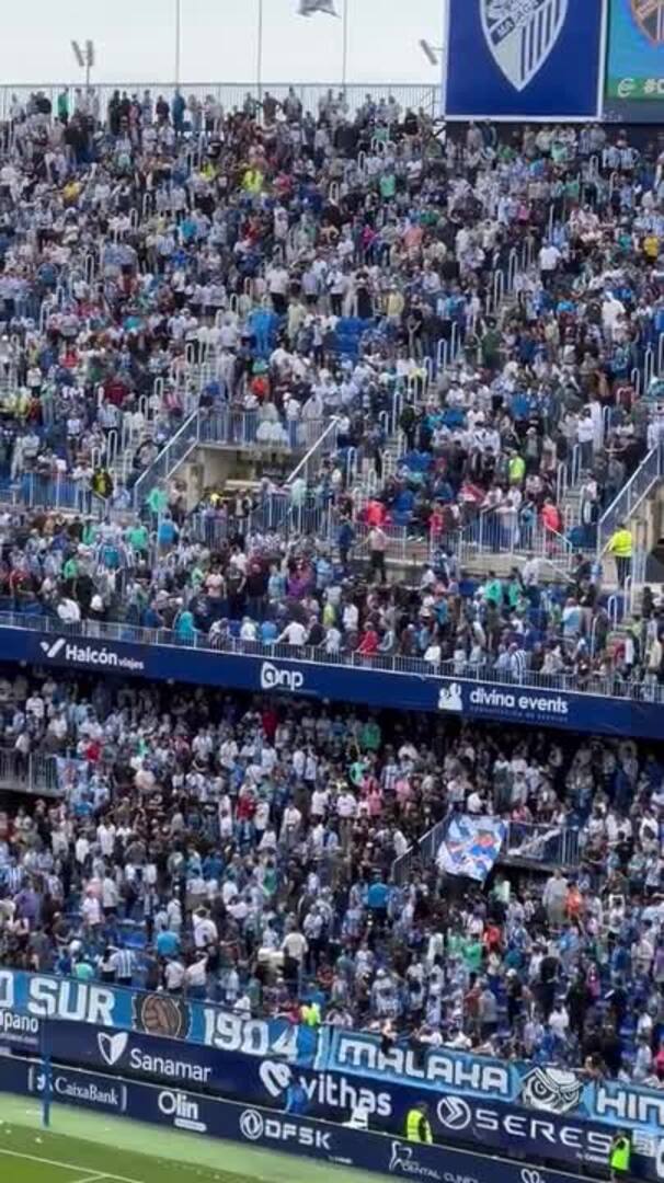 Un aficionado sufre un síncope y se para dos minutos el Málaga-Murcia en La Rosaleda